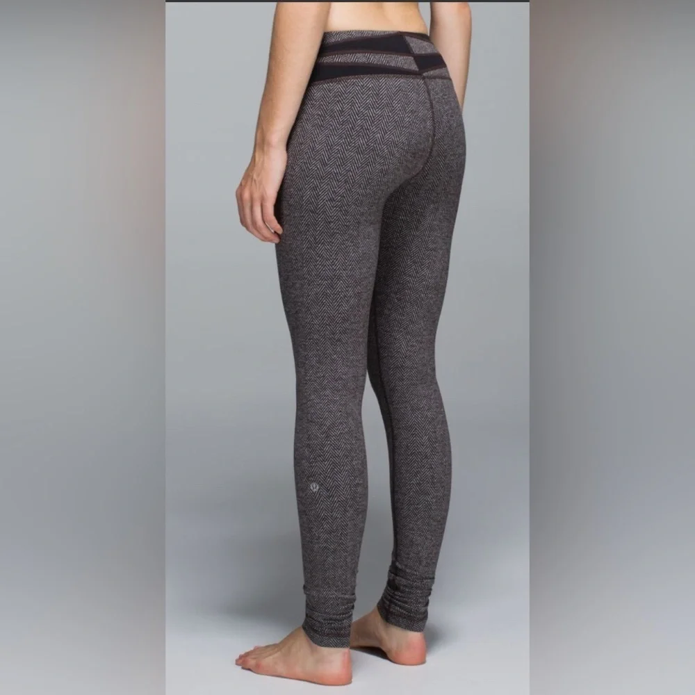 Lululemon Wunder Under Pants in Giant Herringbone pattern leggings Sz 4